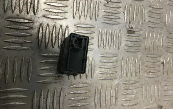 Nissan X-Trail T30 Light switch