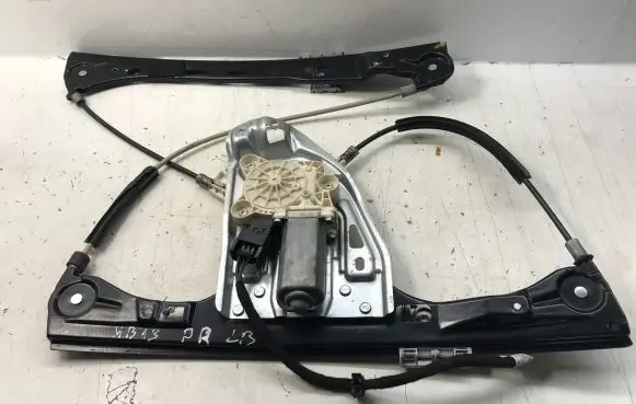 Mercedes-Benz C W203 Front door window regulator with motor A2118201742 A2037202446