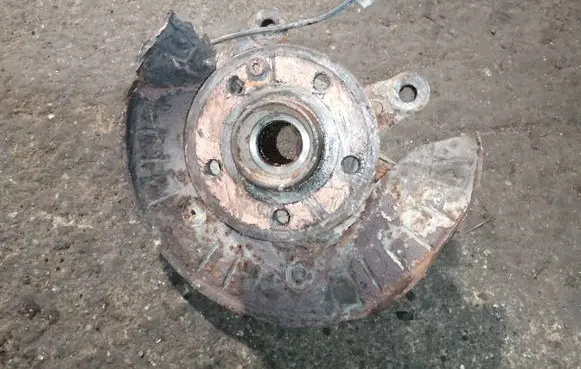 Mercedes-Benz Vito Viano W639 Front wheel hub