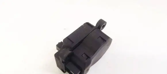 Citroen C3 Air flap motor/actuator F663746XA 310104
