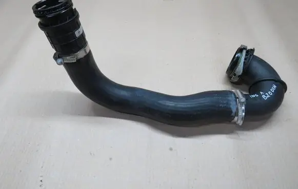 Opel Insignia A Turbo air intake inlet pipe/hose F26196A