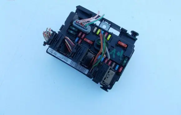 Citroen DS3 Fuse module 9664997780