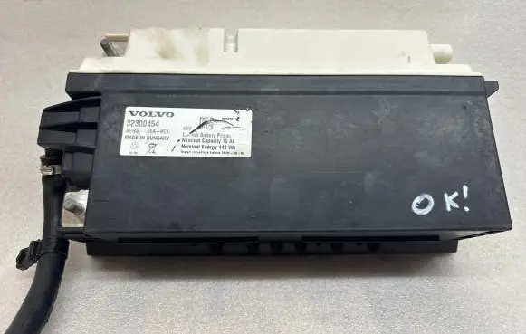 Volvo XC90 Hybrid / electric car battery 32300454