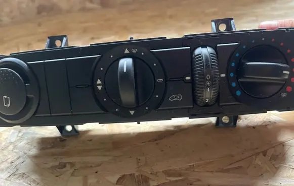 Mercedes-Benz Sprinter W906 Climate control unit A9068300485KZ 5HB00901102 C9955002