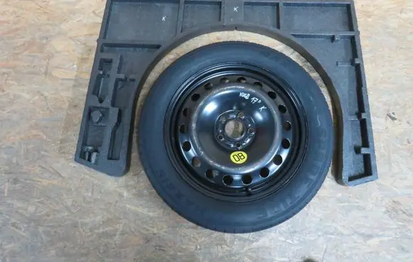 Ford Kuga II R17 spare wheel