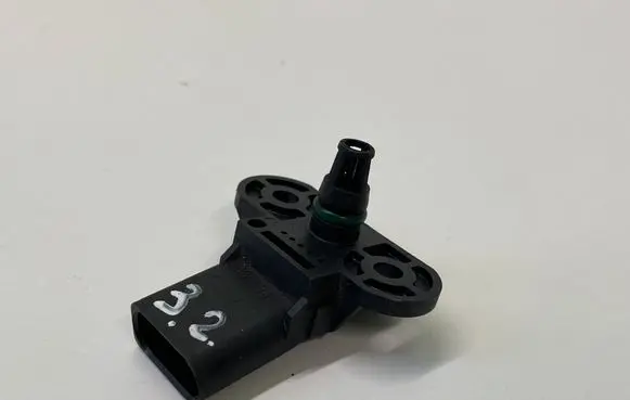 Audi A6 S6 C6 4F Air pressure sensor 03C906051