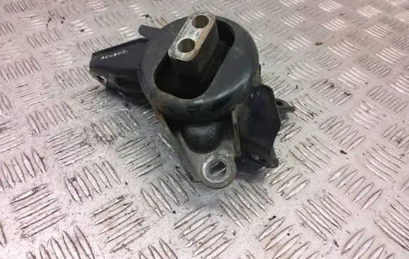 Hyundai i40 Engine mount bracket