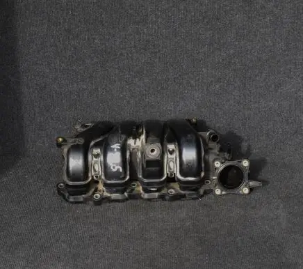 Toyota Auris 150 Intake manifold 1712047010