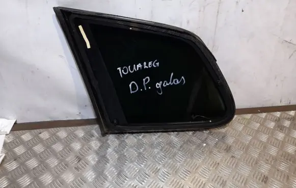 Volkswagen Touareg II Rear side window NERA