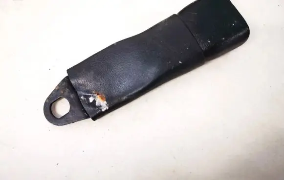 Chrysler Voyager Middle seatbelt buckle (rear) 04680448aa