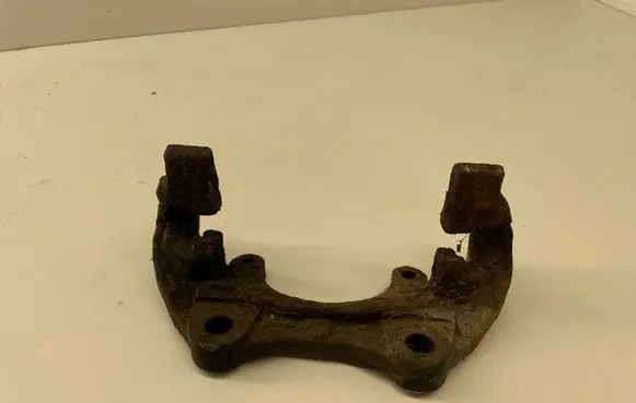 Mercedes-Benz E W211 Brake caliper pad carrier rear