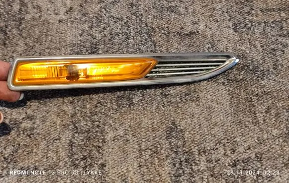 Ford Mondeo MK IV Front fender indicator light 7S7113K354AD