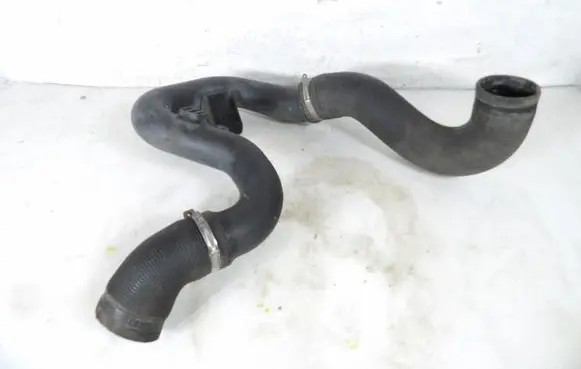 Air intake hose/pipe