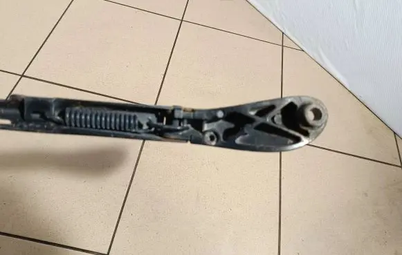 Audi A8 S8 D3 4E Front wiper blade arm 4E1955407C