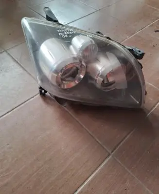 Toyota Avensis T250 Headlight/headlamp 8596724011