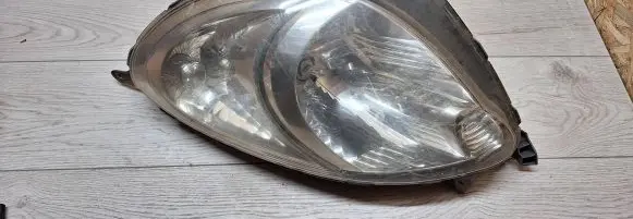 Toyota Yaris Headlight/headlamp 2844l