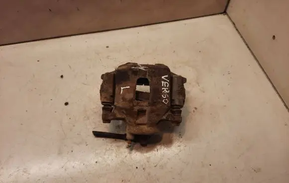 Toyota Corolla Verso E121 Front brake caliper