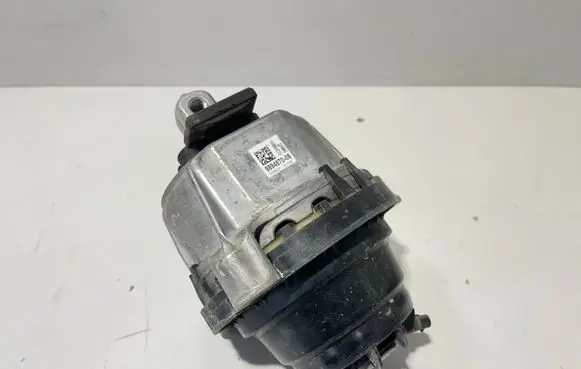 BMW 5 G60 G61 Engine mount bracket 9894870 5B423F4