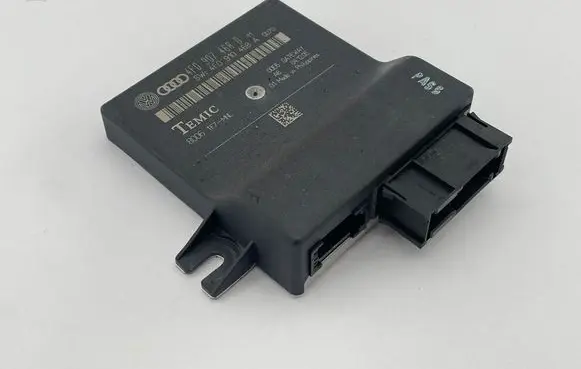 Audi A6 S6 C6 4F Gateway control module 4F0907468D 4F0910468A