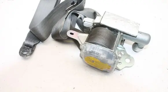Toyota Prius (XW20) Front seatbelt 7L7240P