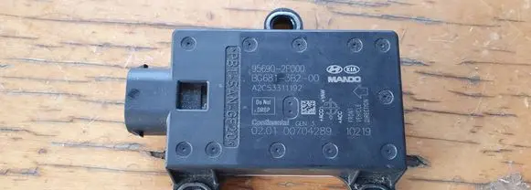 Hyundai ix35 ESP (stability system) control unit 956902P000 BG6813B200
