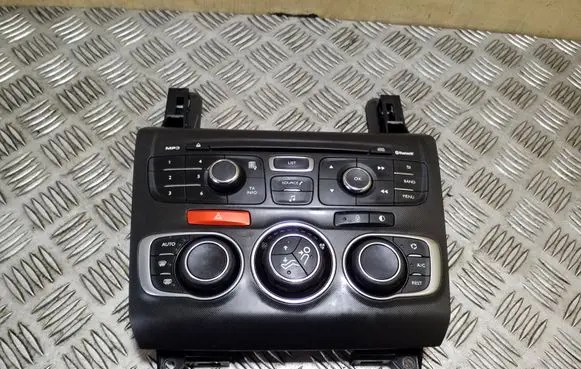 Citroen DS4 Climate control unit 98040784XX