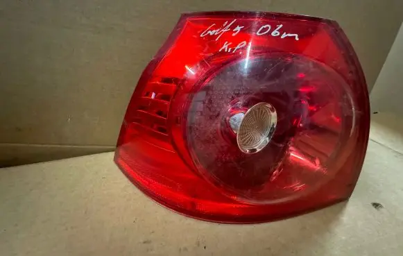 Volkswagen Golf V Rear/tail lights 028490102 C01360883
