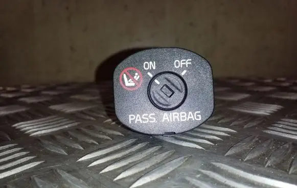 Volvo S60 Passenger airbag on/off switch 30795214