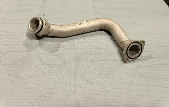 Porsche Cayenne (9Y0 9Y3) Engine coolant pipe/hose 06M121481AA