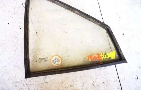 Citroen AX Front triangle window/glass 
