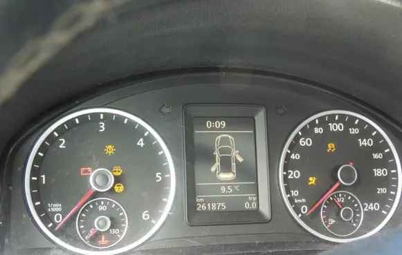 Speedometer (instrument cluster)