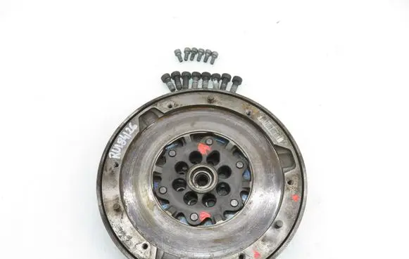 BMW 1 E81 E87 Dual mass flywheel 7577479