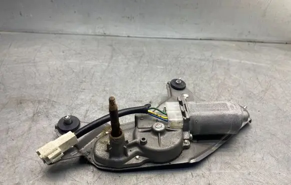 Toyota Prius (NHW20) Rear window wiper motor 8513047010 2596000352