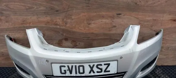 Opel Zafira B Front bumper