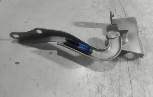 Toyota Auris 150 Engine bonnet/hood hinges