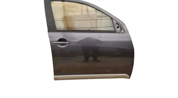 Mitsubishi Outlander Front door