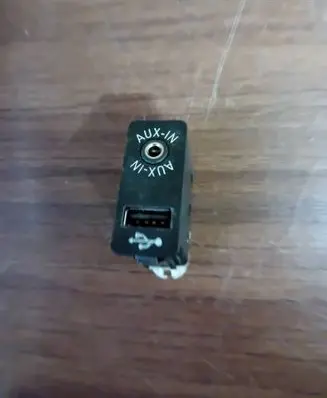 BMW 5 F10 F11 USB socket connector 923765301