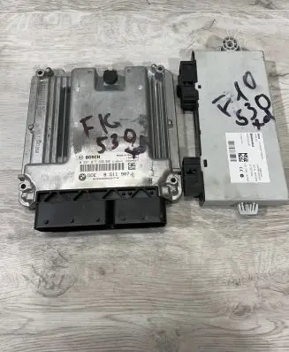 BMW 5 F10 F11 Engine control unit/module 8511907 030006074 0281017325