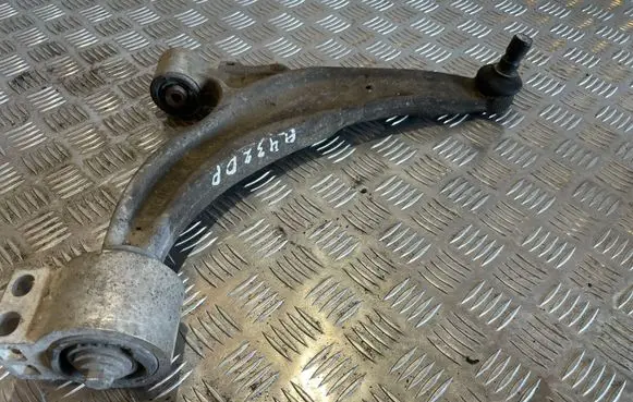 Opel Astra J Front control arm 13334021