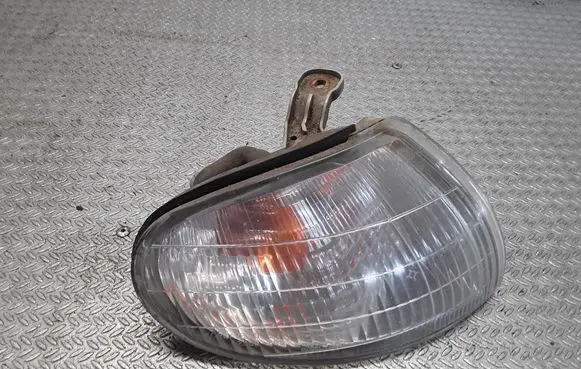 Hyundai Lantra I Front indicator light