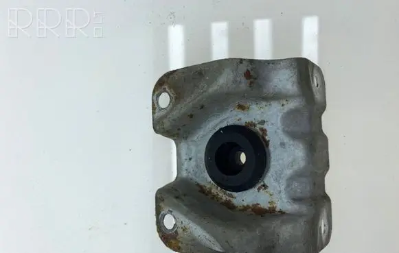 Subaru Outback Radiator mount bracket 45135FE000 45124AG01A