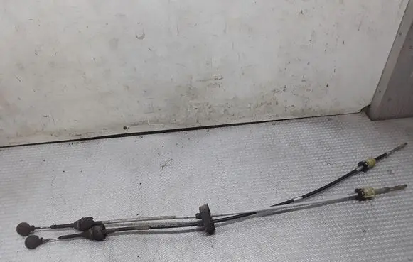 Opel Astra H Gear shift cable linkage 55350266