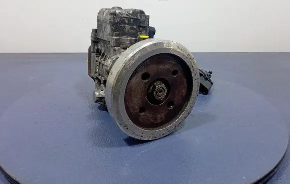 Volkswagen Transporter - Caravelle T4 Fuel injection high pressure pump 074130115B