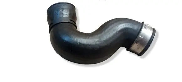 Volkswagen PASSAT B6 Intercooler hose/pipe 112858T1