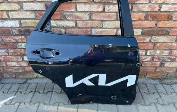 KIA Xceed Rear door
