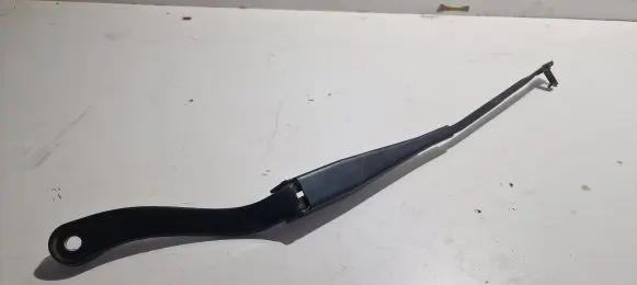 Mercedes-Benz C W204 Front wiper blade arm A2048200144