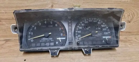 Mitsubishi Galant Speedometer (instrument cluster) MB561548 2578001202