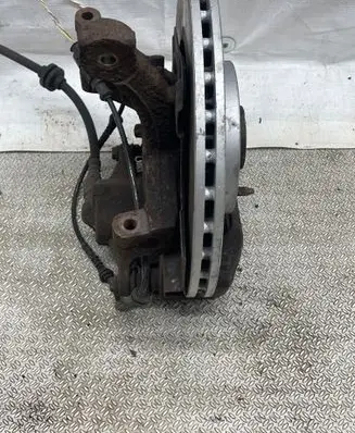 Fiat 500L Front wheel hub spindle knuckle