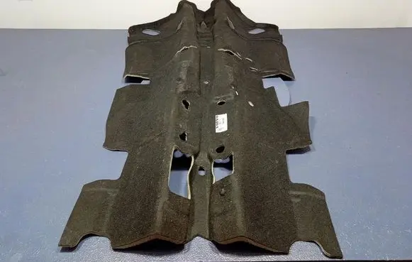 Engine bonnet/hood sound/heat insulation