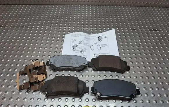 Jeep Cherokee Brake pads (front) 68225170AE
